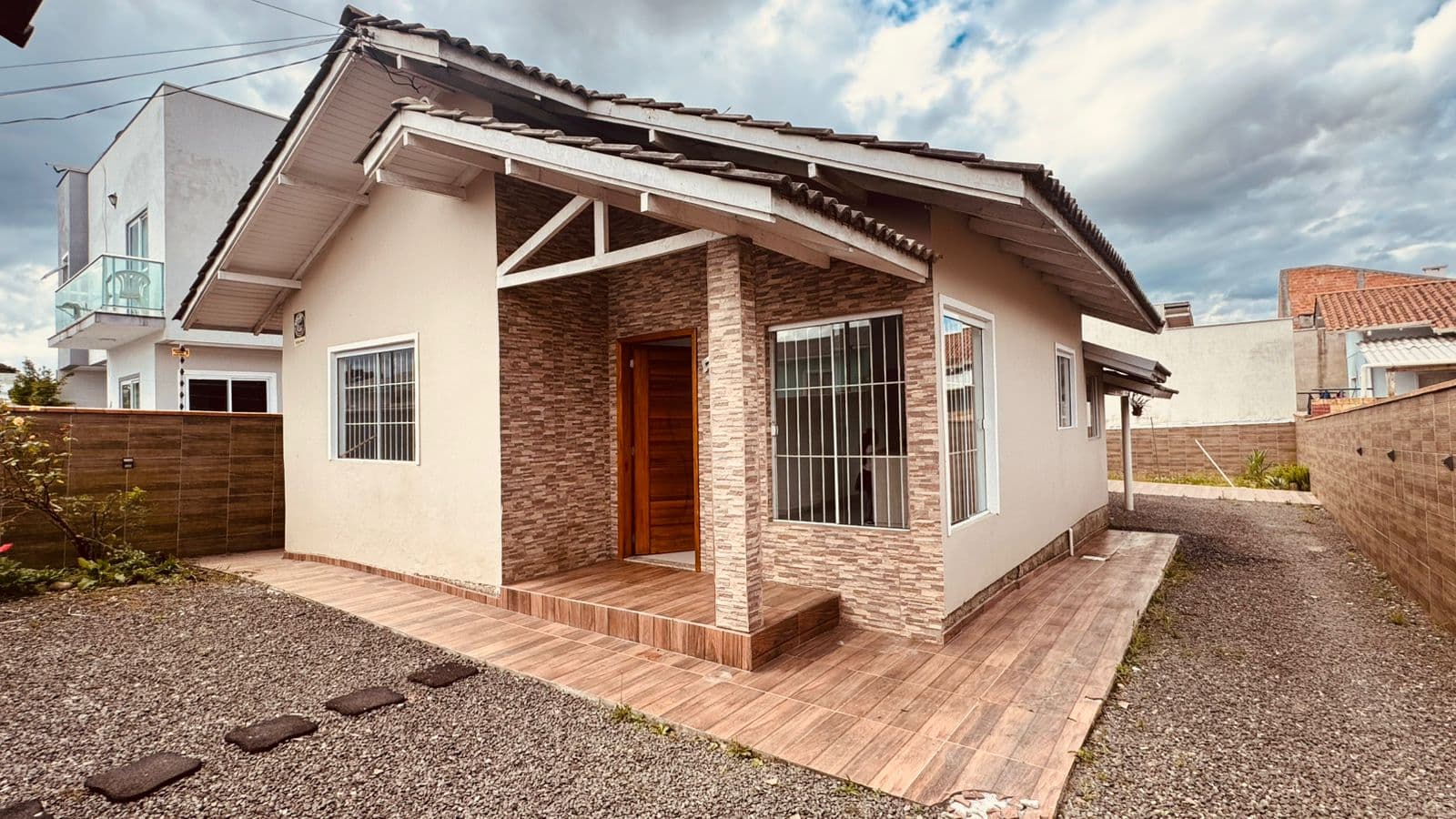 CASA À VENDA